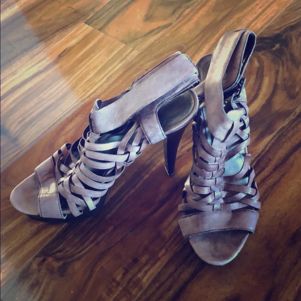 Leather strappy heel. Size 7.5